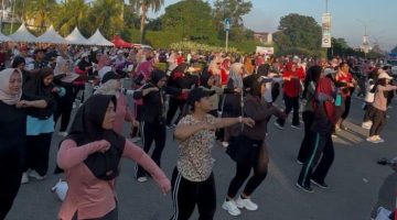 Peringati Hari Bumi, Ratusan Warga Bekasi Padati Eco Park Jababeka untuk Aksi Sehat Rendah Emisi